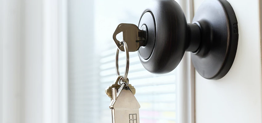 Bifold Door Knob Replacement in Pittsburg, California