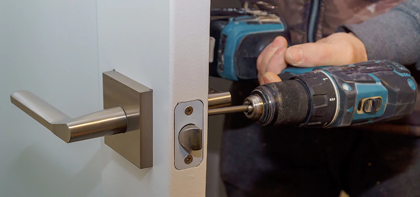 Broken Door Handle Lock Repair in Pittsburg, California