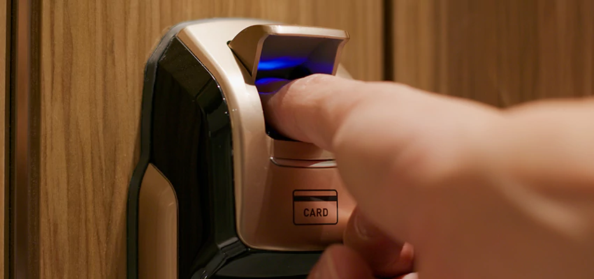 Fingerprint Door Locks Replacement in Pittsburg, CA